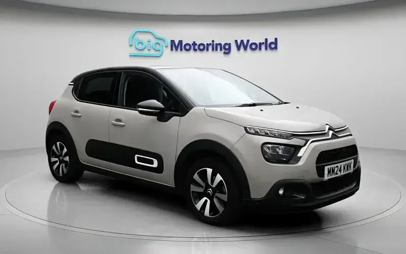 Używany Citroën C3 PureTech 83 KM (61 kW) 2024 Szary Hatchback