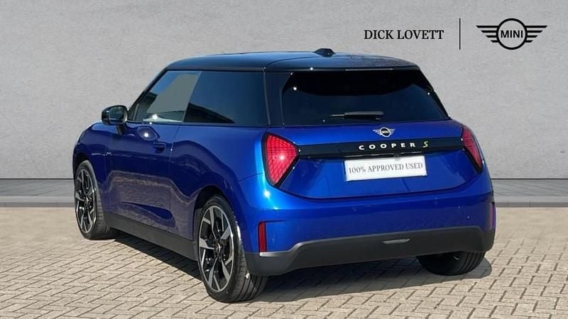 Used Mini Cooper SE Hatch 158 kW (215 HP) 2024 Blue Hatchback