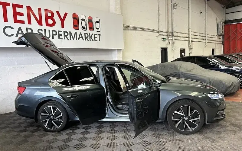 Used Skoda Octavia SE L 204 HP (150 kW) 2021 Grey Hatchback
