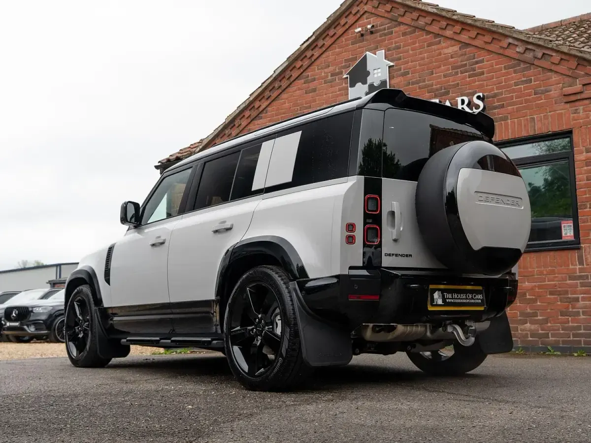 Used Land Rover Defender SE Dynamic 2026 Grey SUV