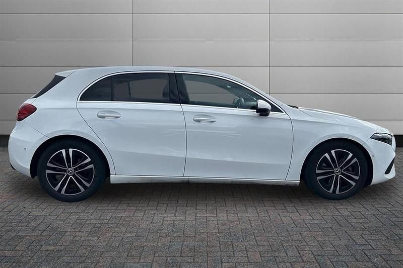 Used Mercedes A180 Executive 136 HP (100 kW) 2023 Polar white Hatchback