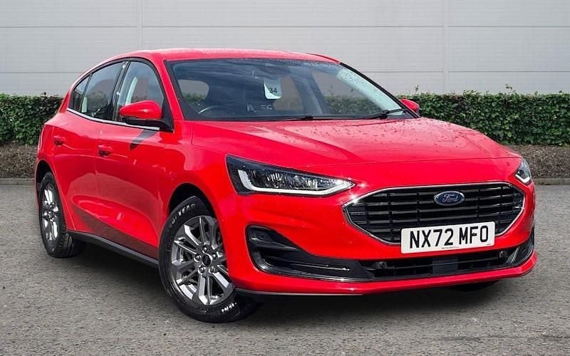 Used Ford Focus Titanium 155 HP (114 kW) 2023 Red Hatchback