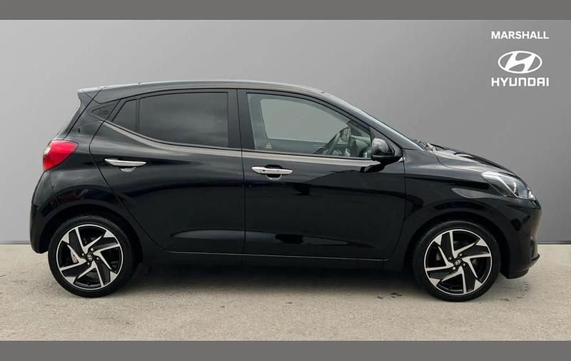 Used Hyundai i10 Premium 77 HP (56 kW) 2025 Black Hatchback