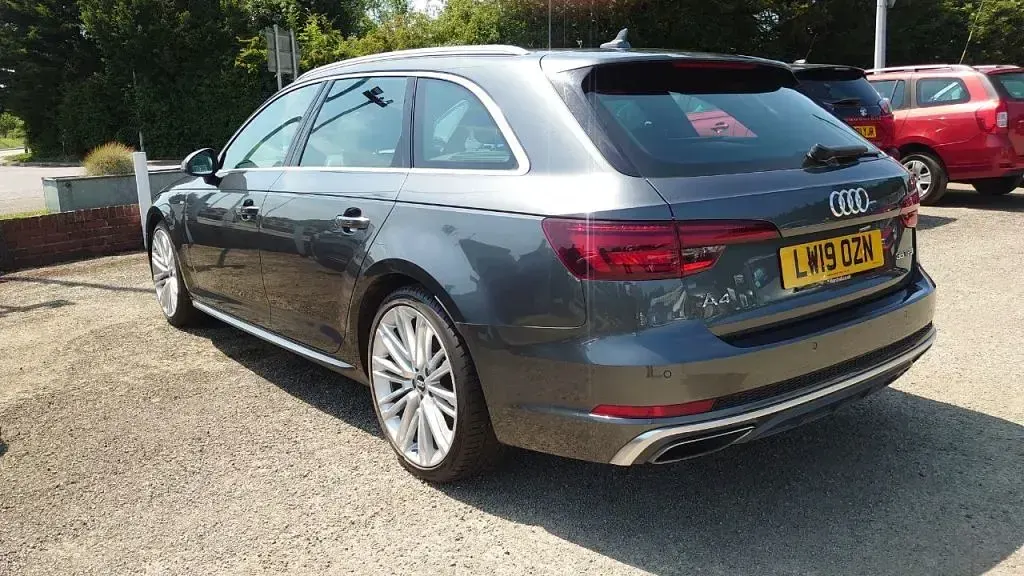 Used Audi A4 S-Line 150 HP (110 kW) 2019 Grey Estate