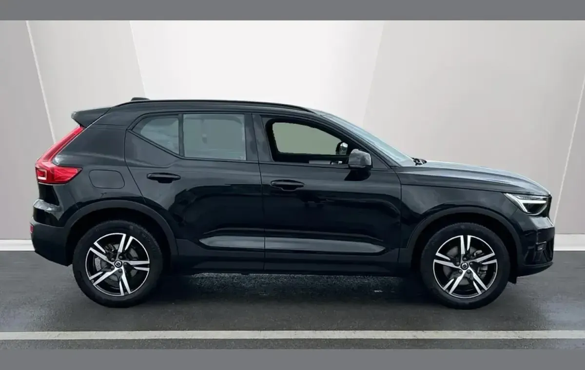 Used Volvo XC40 Plus 161 HP (118 kW) 2023 Black SUV