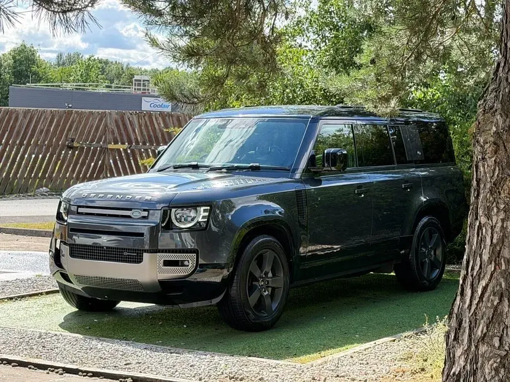 Used Land Rover Defender HSE Dynamic 300 HP (220 kW) 2023 Grey SUV