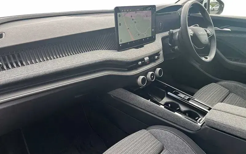 Second-hand Skoda Superb SE Technology 150 CP (110 kW) 2025 Alb Break