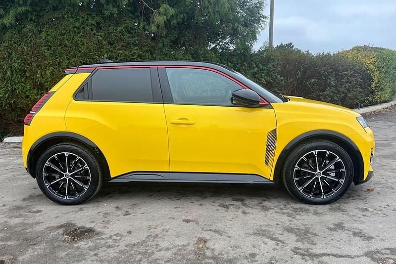 New Renault 5 E-Tech 44 kW (60 HP) 2025 Hatchback