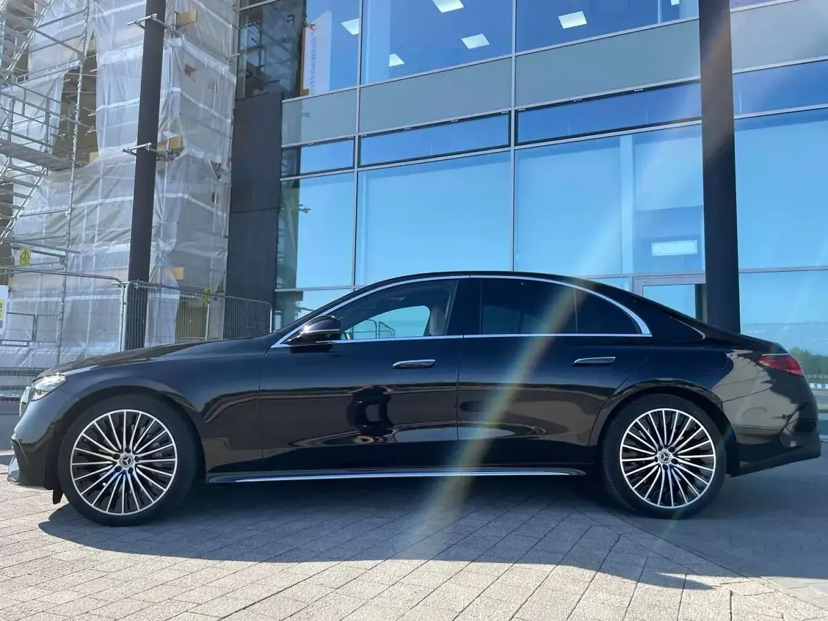 Used Mercedes E300 AMG Line Premium Plus 82 HP (60 kW) 2024 Black Sedan
