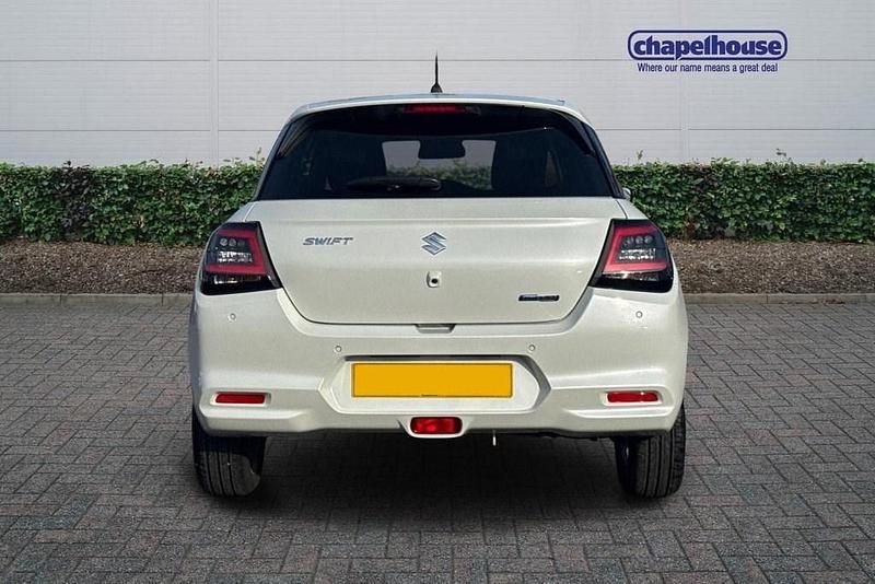 Used Suzuki Swift 82 HP (60 kW) 2025 White Hatchback