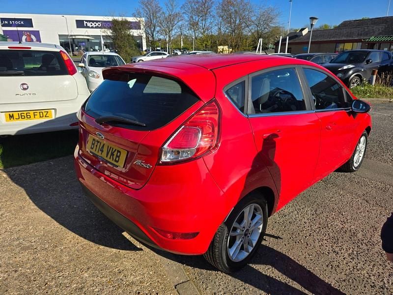 Used Ford Fiesta Zetec 82 HP (60 kW) 2014 Red Hatchback