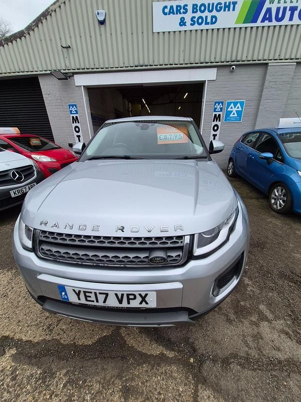Used Land Rover Range Rover evoque SE 2017 Silver Estate