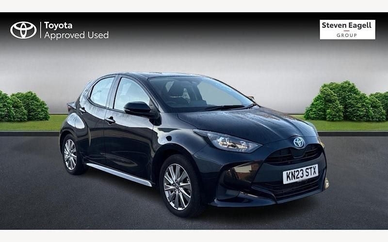 Used 2025 Toyota Yaris Hybrid Hatchback | £16,610 (Good price) - Image 1/3