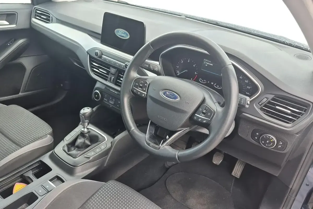 Used Ford Focus Zetec 120 HP (88 kW) 2020 Blue Hatchback