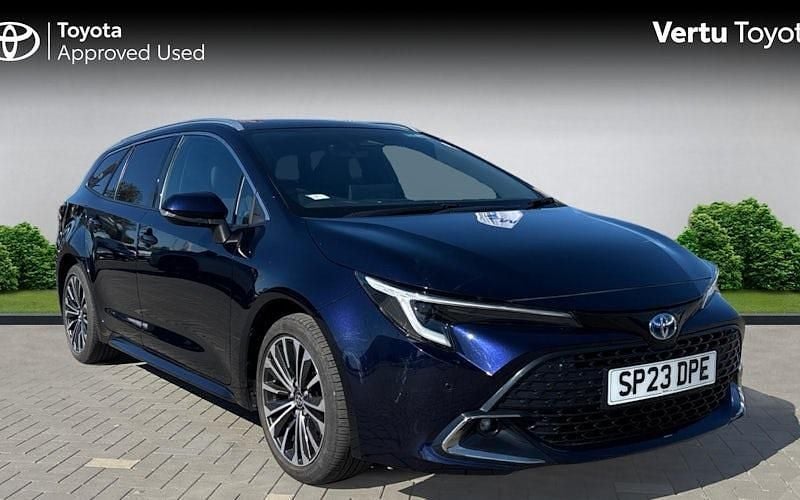 Begagnad Toyota Corolla Design 140 HK (102 kW) 2026 Kombi