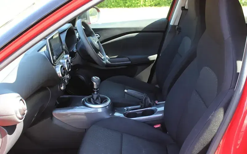 Used Nissan Juke Acenta 114 HP (83 kW) 2023 Red SUV