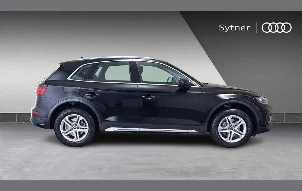 Used Audi Q5 Sport 261 HP (191 kW) 2022 Black SUV