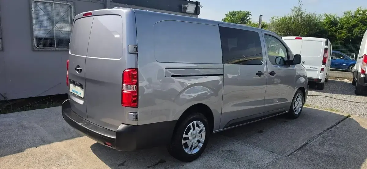 Used Vauxhall Vivaro Sportive 120 HP (88 kW) 2022 Grey MPV