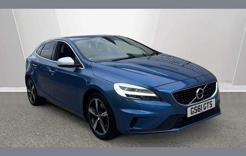 Used Volvo V40 R-Design 150 HP (110 kW) 2019 Blue Hatchback