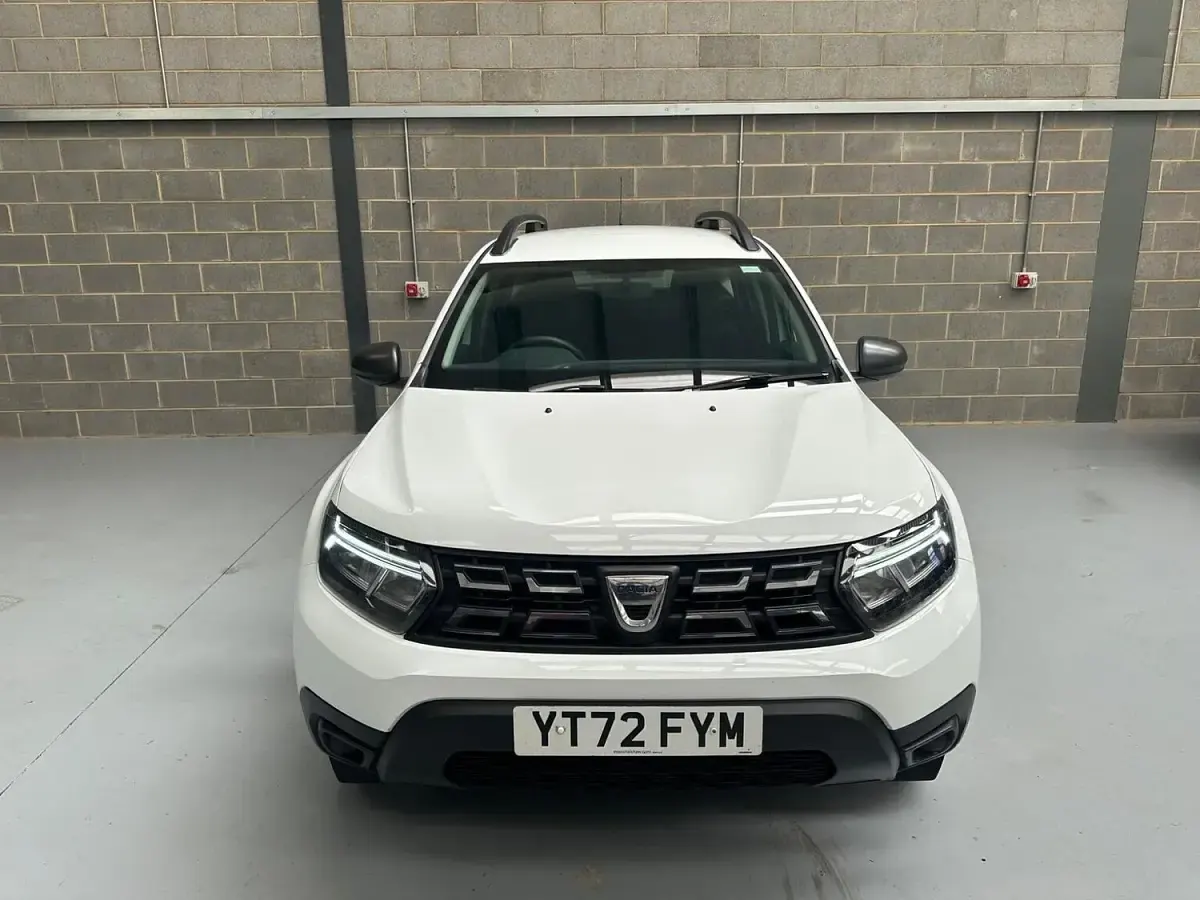 Used Dacia Duster Essentiel 90 HP (66 kW) 2022 White SUV