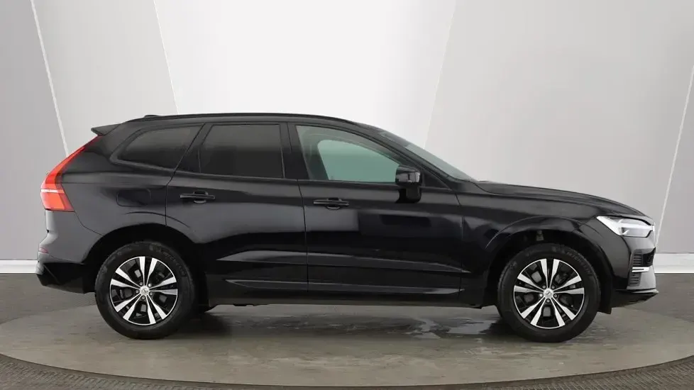 Used Volvo XC60 Core 250 HP (183 kW) 2023 Black SUV