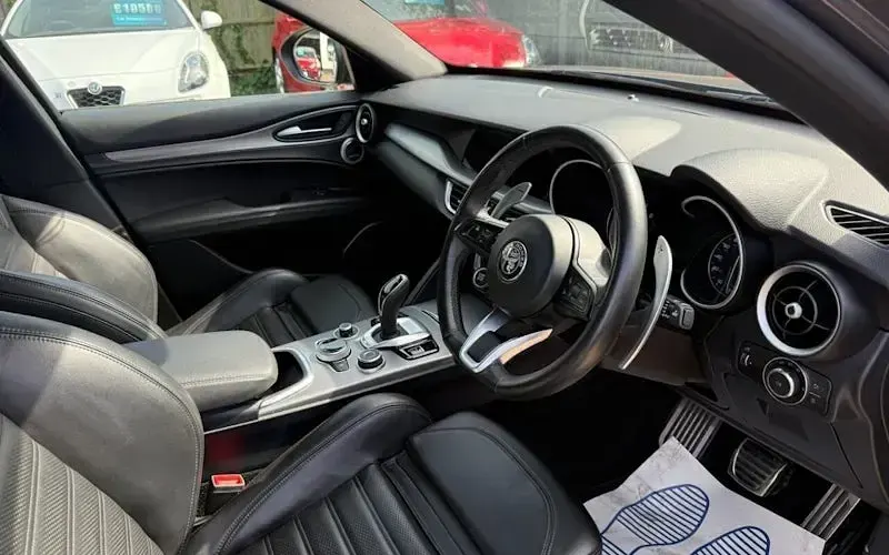 Used Alfa Romeo Stelvio Veloce 280 HP (205 kW) 2022 Grey SUV