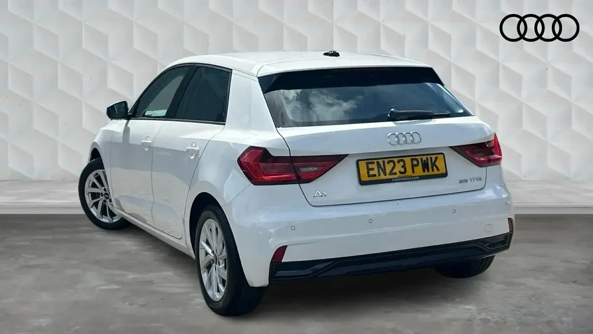 Used Audi A1 Sportback Sport 95 HP (69 kW) 2023 White Hatchback