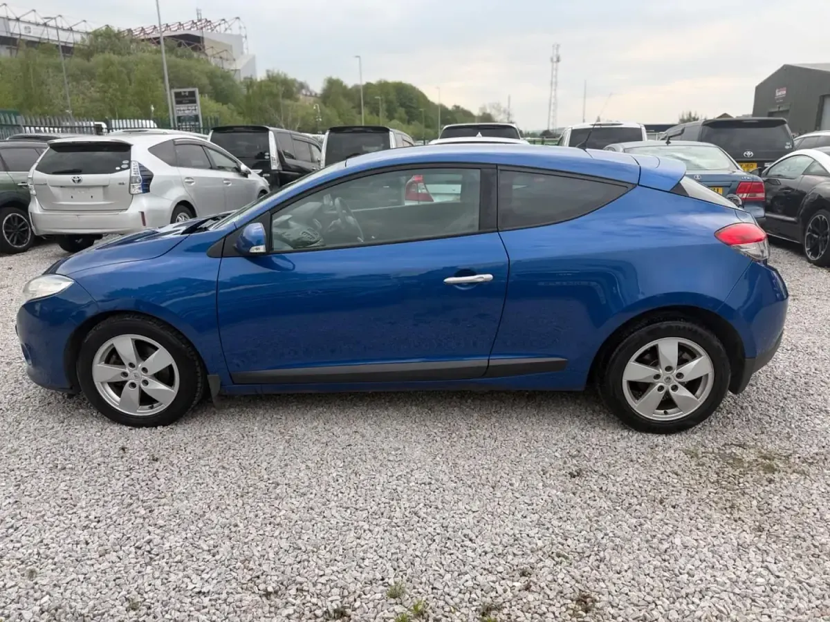 Używany Renault Mégane Coupé Dynamique 2009 Niebieski Coupe