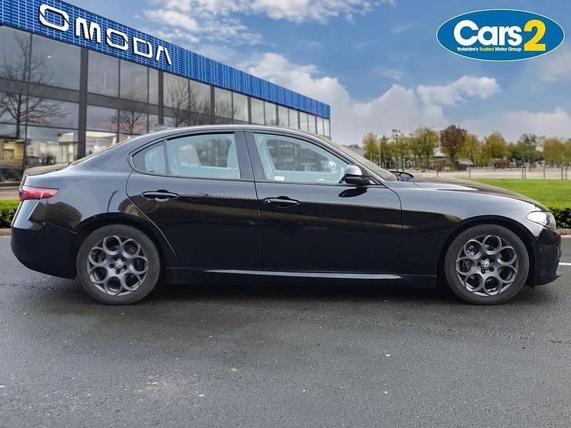 Used Alfa Romeo Giulia Super 180 HP (132 kW) 2017 Black Sedan