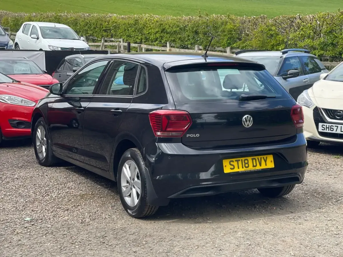 Usado VW Polo SE 95 CV (69 kW) 2018 Negro Utilitario