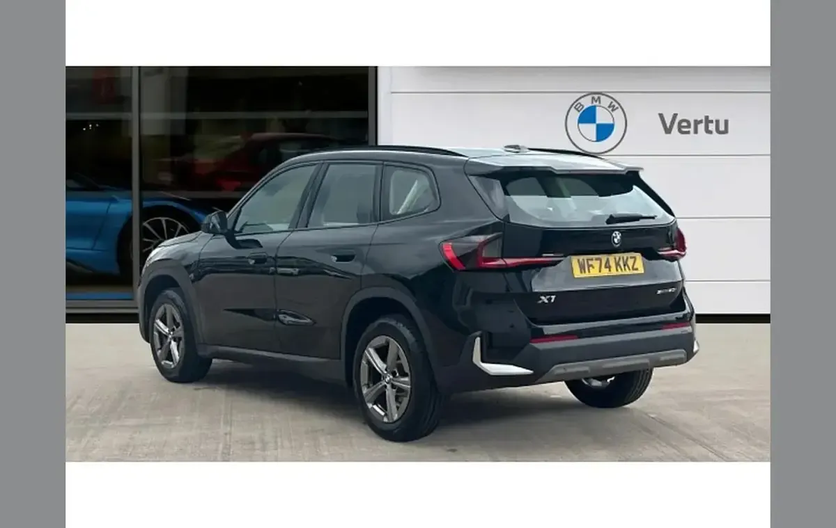 Second-hand BMW X1 Sport Line 170 CP (125 kW) 2024 Negru SUV