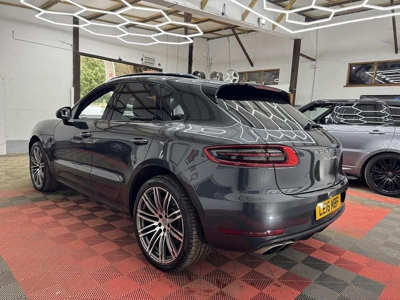 Used Porsche Macan Turbo 400 HP (294 kW) 2016 Grey SUV