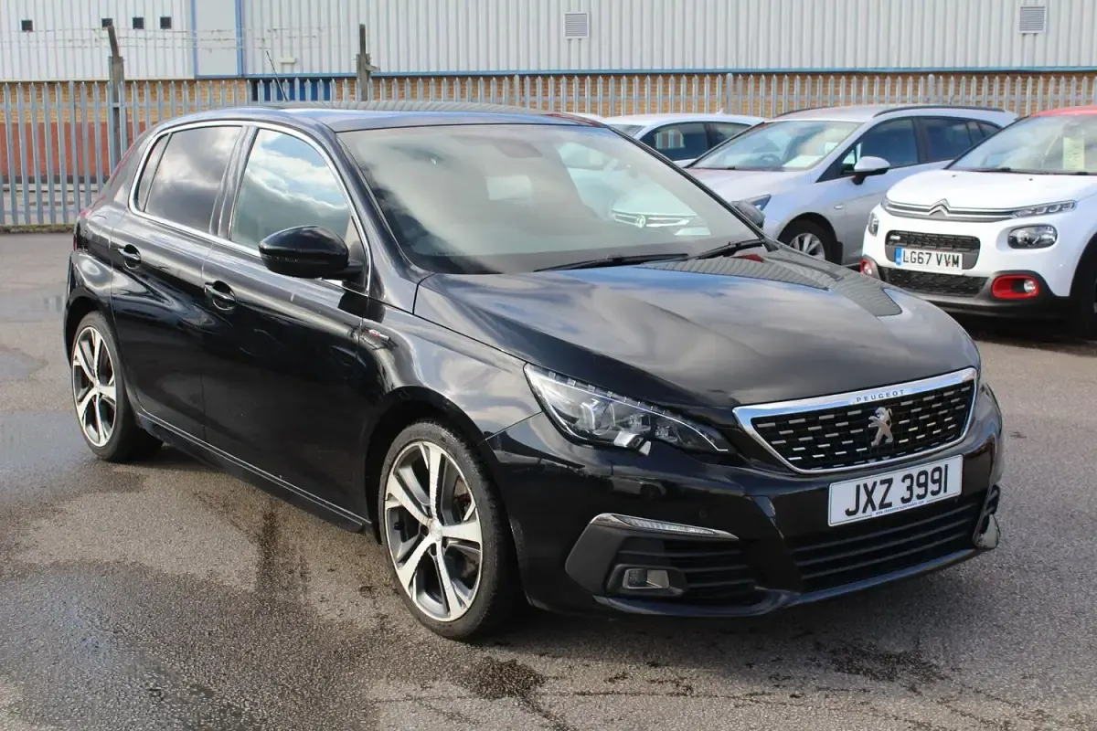 Used Peugeot 308 GT-line 130 HP (95 kW) 2019 Black Hatchback