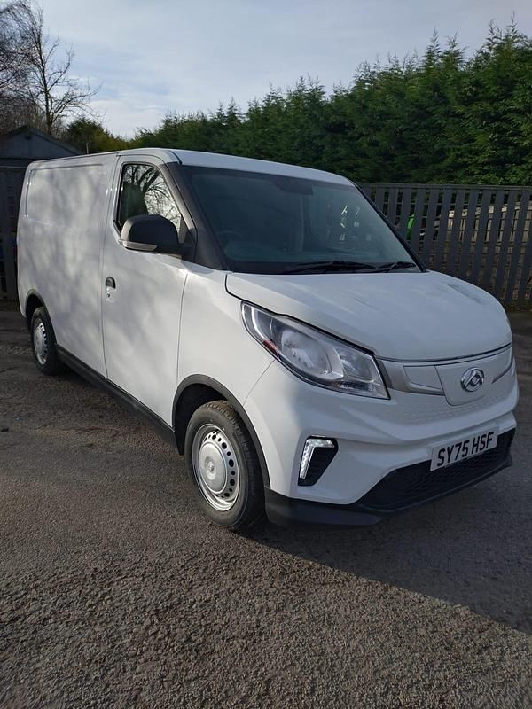 New Maxus eDeliver 3 89 kW (122 HP) 2025 White Van