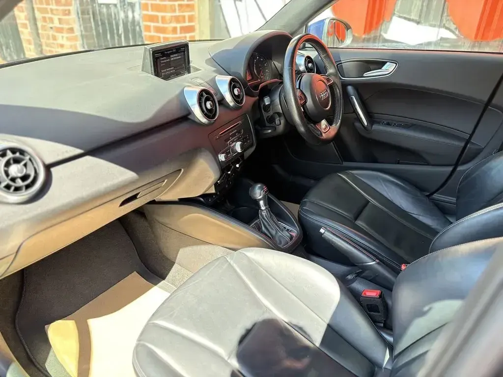 Used Audi A1 Sportback S-Line 125 HP (91 kW) 2017 Blue Hatchback