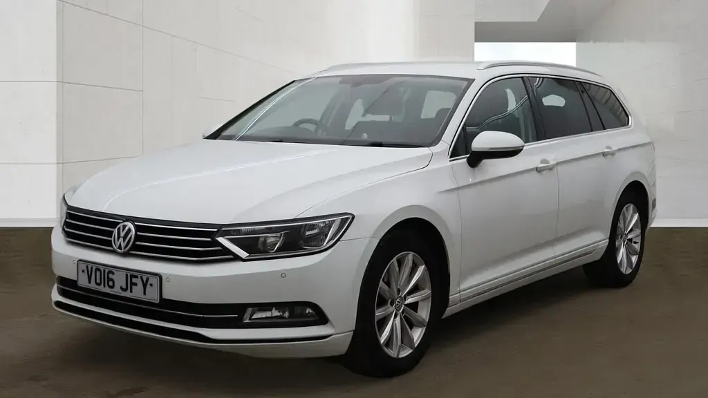 Used VW Passat Business 150 HP (110 kW) 2016 White Estate