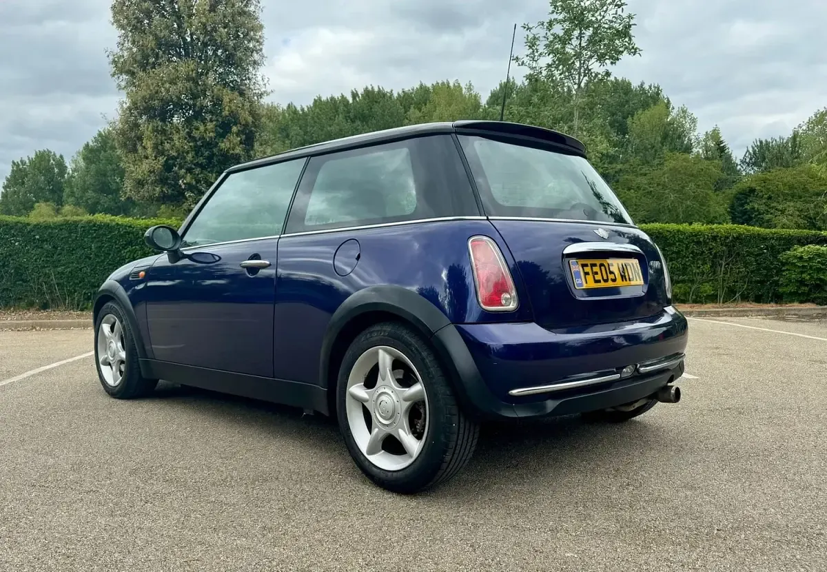 Used Mini Cooper Hatch 116 HP (85 kW) 2005 Purple Hatchback