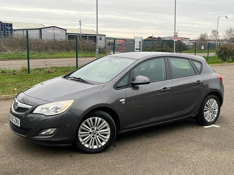 Used Vauxhall Astra Excite 2011 Grey Hatchback