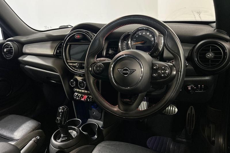 Used Mini Cooper Sport 134 HP (98 kW) 2020 Black Hatchback