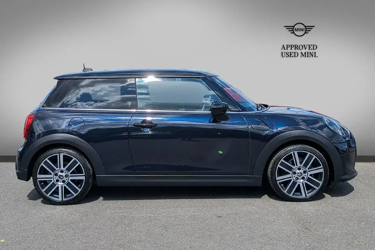 Used Mini Cooper Exclusive 134 HP (98 kW) 2024 Black Hatchback