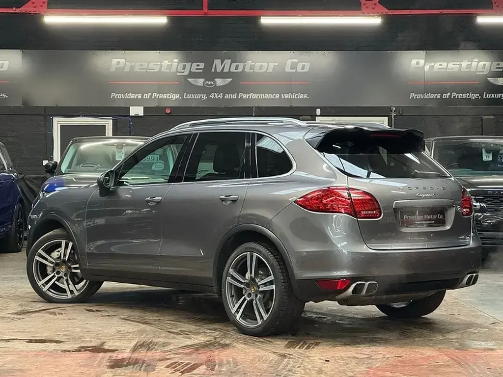 Used Porsche Cayenne 382 HP (280 kW) 2013 Grey SUV