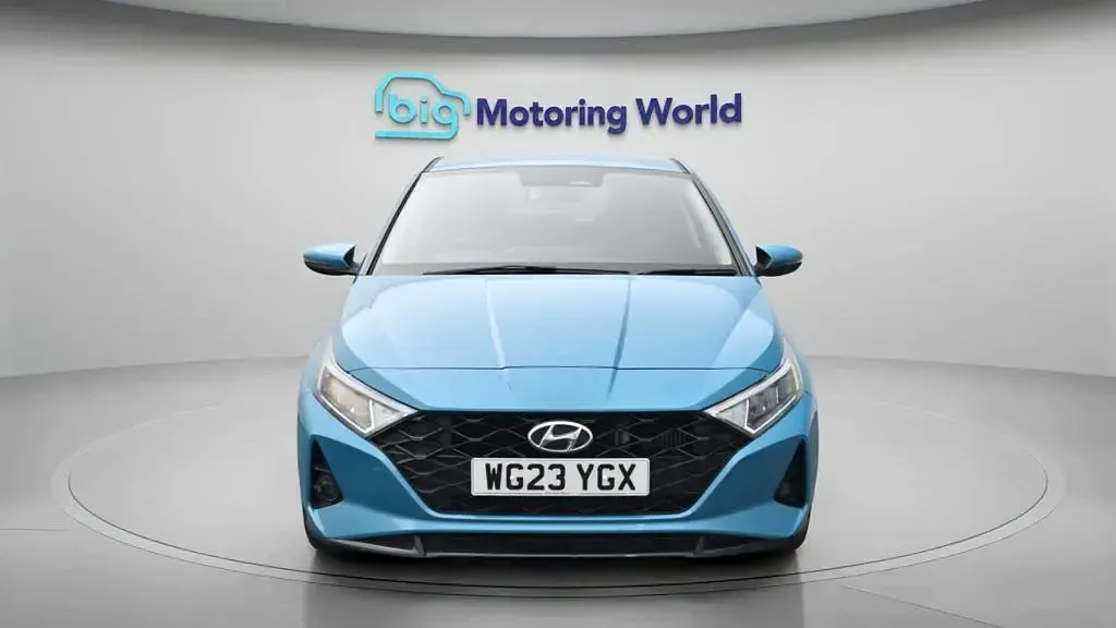 Used Hyundai i20 Premium 100 HP (73 kW) 2023 Blue Hatchback