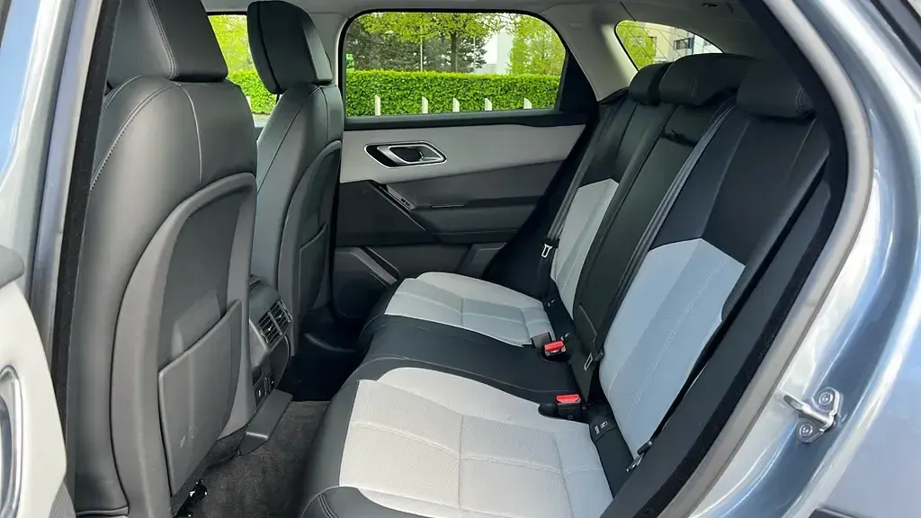 Second-hand Land Rover Range Rover Velar HSE Dynamic 300 CP (220 kW) 2024 Gri SUV
