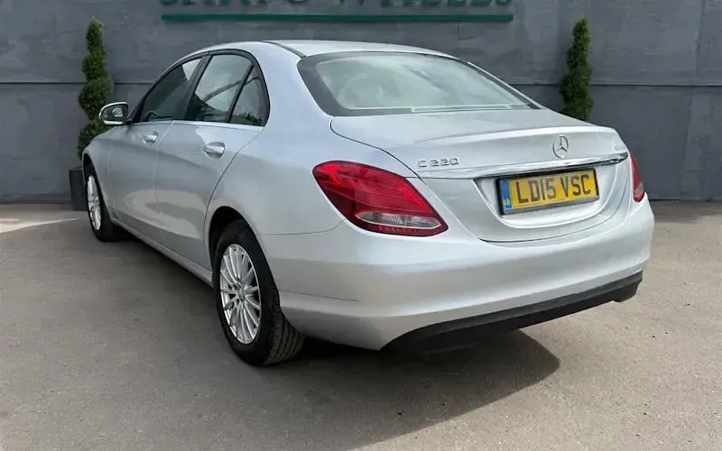 Used Mercedes C220 SE 170 HP (125 kW) 2015 Sedan