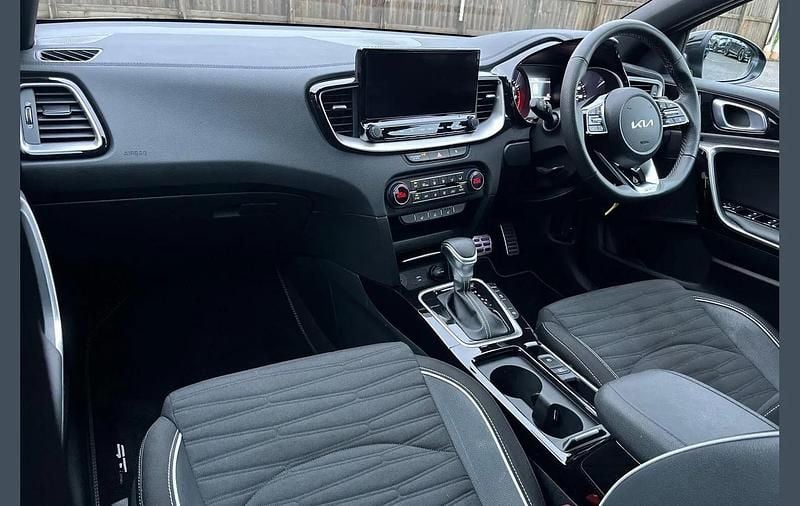 Used Kia Ceed GT-Line 138 HP (101 kW) 2025 Black Hatchback