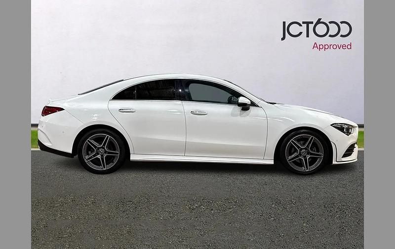 Used Mercedes CLA180 AMG Line Premium 134 HP (98 kW) 2022 White Sedan