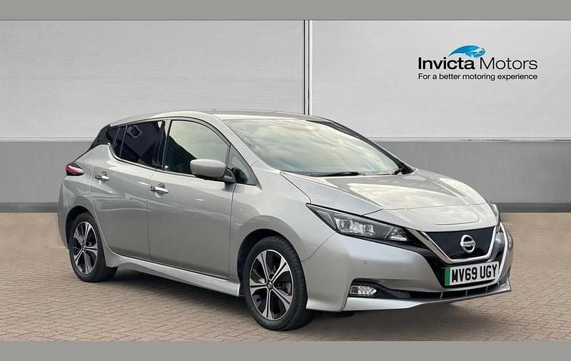 Used Nissan Leaf Tekna 108 kW (147 HP) 2019 Silver Hatchback