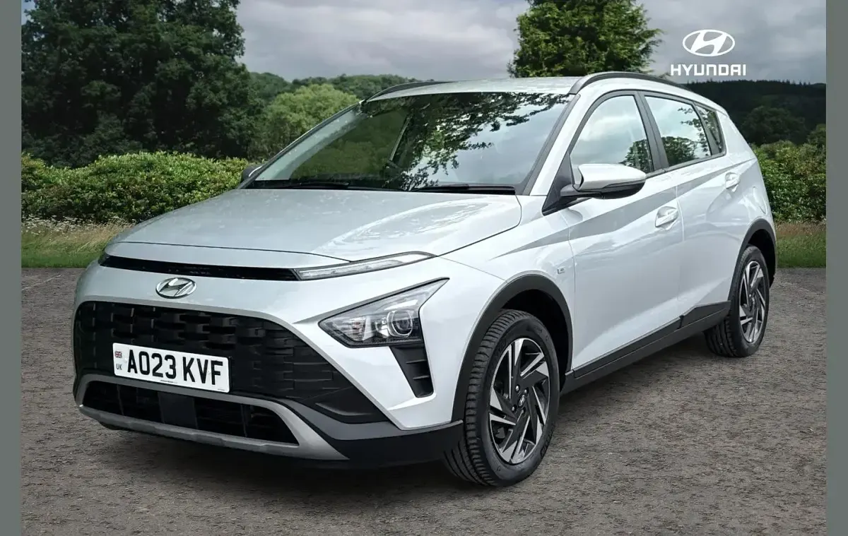 Begagnad Hyundai Bayon SE 99 HK (72 kW) 2023 Silver SUV