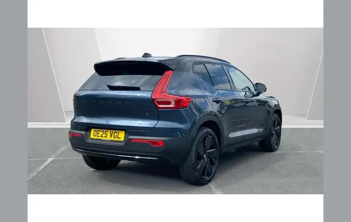Used Volvo XC40 Ultra 194 HP (142 kW) 2025 Blue SUV