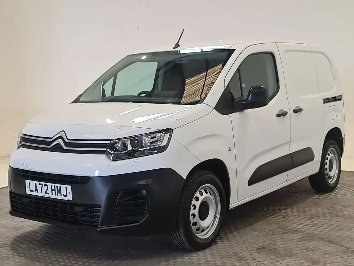 Used Citroën Berlingo 100 HP (73 kW) 2022 White MPV